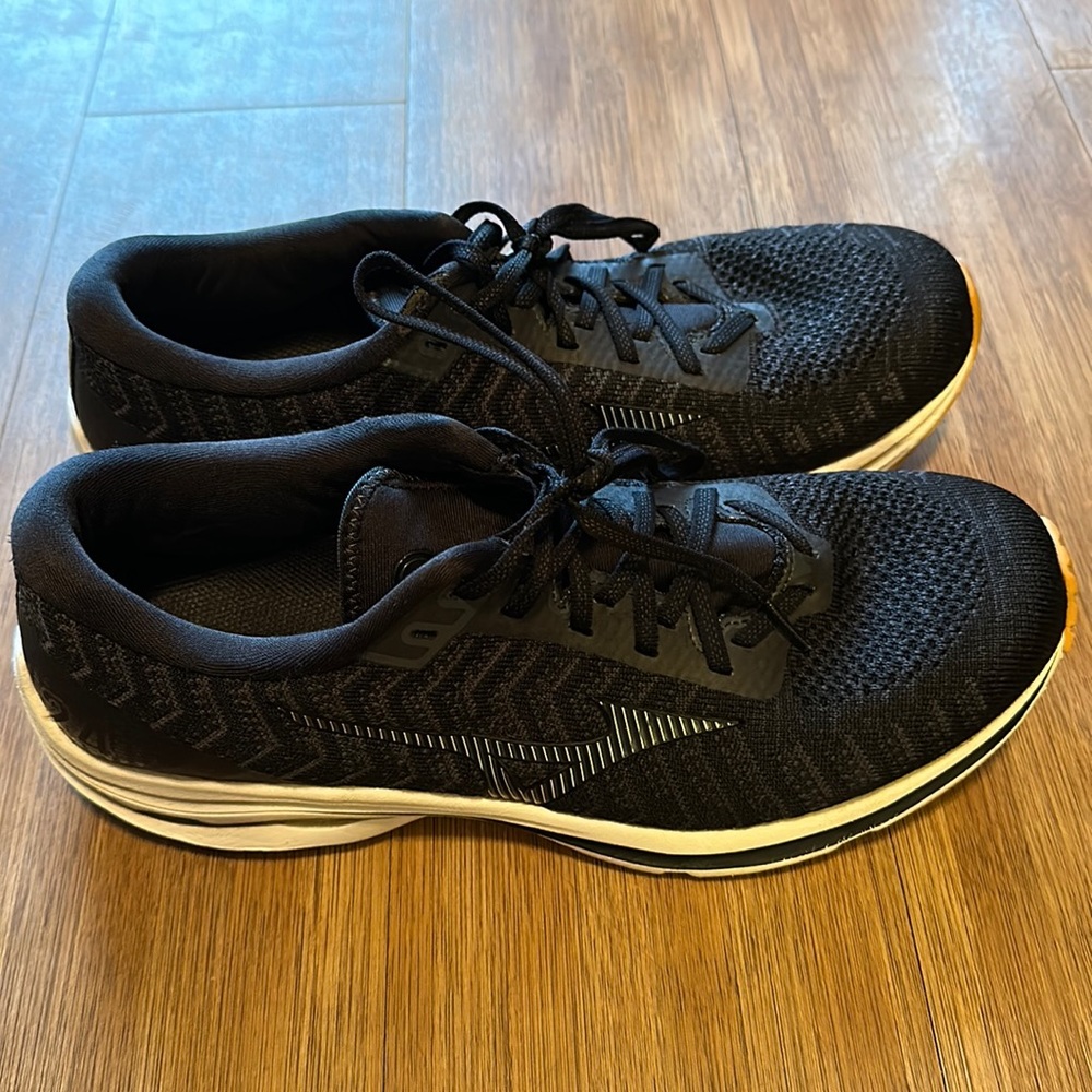 Men’s Mizuno Wave Knit running shoes